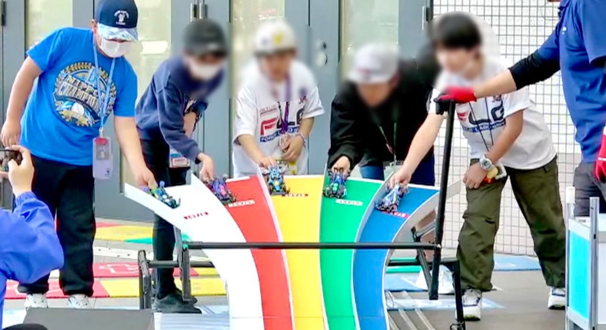 sin324's tweet image. スプリング東京大会２。
ミニ四駆を始めて2年弱での優勝決定戦進出は、我が子ながらにすごい❗️
次は表彰台目指して頑張ろう👍
全身ベイスターズのジュニアレーサーがいたら、うちの子ですw応援お願いします❗️
#mini4wd 
#ミニ四駆
#ベイスターズ 
#ydb_yokohama 
#ベイスターズ関係者に届きますように