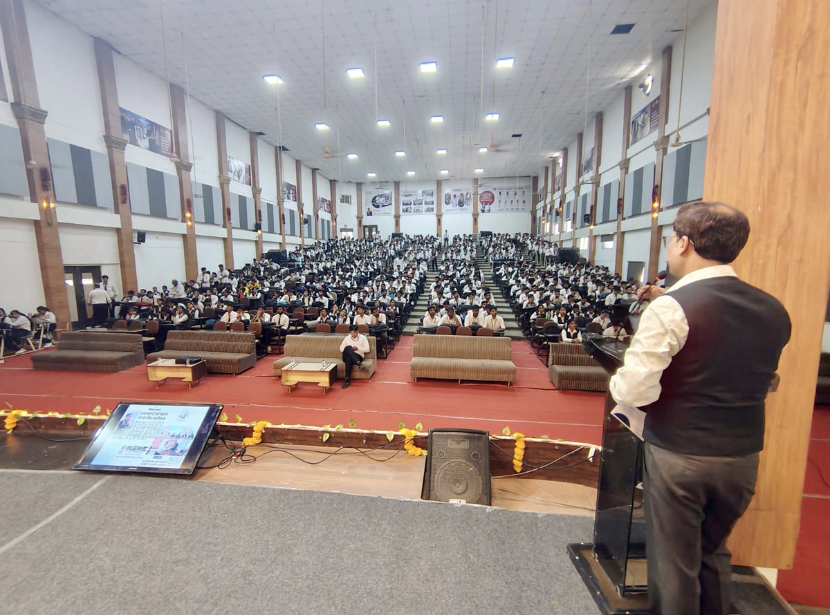 ajay241's tweet image. SIRT Bhopal inaugurated Techno Track 2K25 with great enthusiasm. Dr. Ajay Kumar Choubey, our Distinguished Speaker, shared his valuable insights on Drone &amp;amp; Robotics Technology with our students.

#technotrack #sirtbhopal #ajaykumarchoubey #drone #robotics #expertlecture