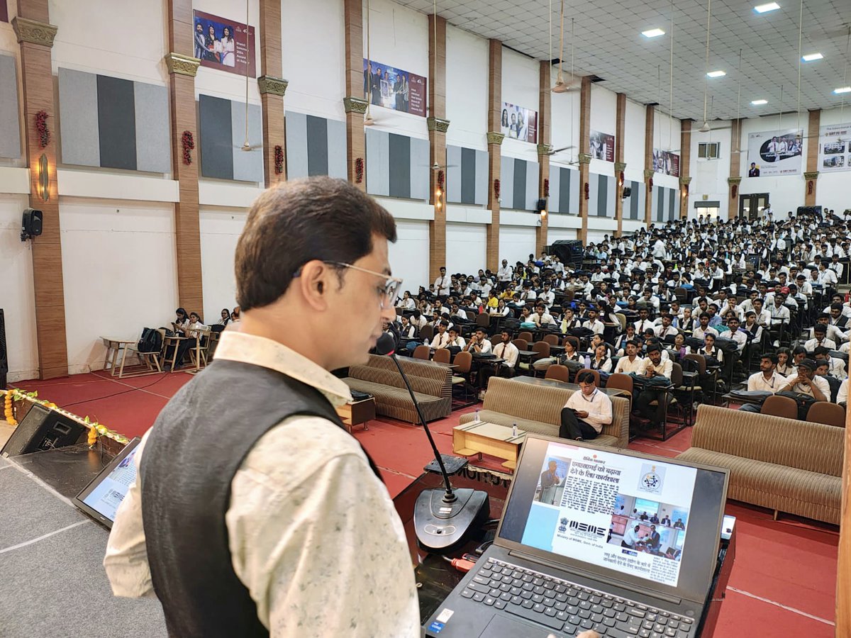 ajay241's tweet image. SIRT Bhopal inaugurated Techno Track 2K25 with great enthusiasm. Dr. Ajay Kumar Choubey, our Distinguished Speaker, shared his valuable insights on Drone &amp;amp; Robotics Technology with our students.

#technotrack #sirtbhopal #ajaykumarchoubey #drone #robotics #expertlecture