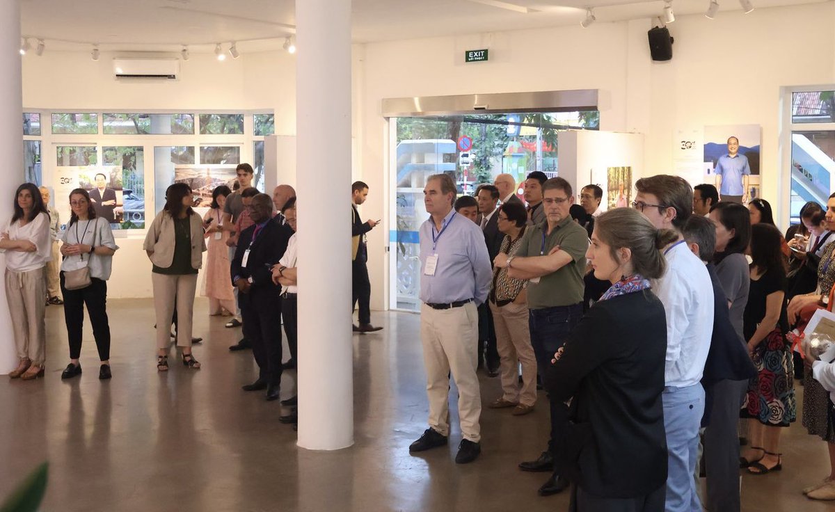 Conan Herve (@conan_herve) on Twitter photo #Vietnam A l'occasion du 45ième Congrès International de <a href="/AIMFrancophones/">AIMF</a> à #Hué,vernissage à l'#InstitutFrançais d'une exposition croisée sur les 30 ans de <a href="/AFD_France/">Agence Française de #Développement (AFD) 🇫🇷 🇪🇺</a> au 🇻🇳 et l'action de l'#AIMF auprès des villes 🇻🇳 #AIMFHue2025 #Francophonie <a href="/MicheleRubirola/">Michèle Rubirola</a> <a href="/FranceAuVietnam/">La France au Vietnam 🇫🇷🇻🇳</a> #Vietnam A l'occasion du 45ième Congrès International de <a href="/AIMFrancophones/">AIMF</a> à #Hué,vernissage à l'#InstitutFrançais d'une exposition croisée sur les 30 ans de <a href="/AFD_France/">Agence Française de #Développement (AFD) 🇫🇷 🇪🇺</a> au 🇻🇳 et l'action de l'#AIMF auprès des villes 🇻🇳 #AIMFHue2025 #Francophonie <a href="/MicheleRubirola/">Michèle Rubirola</a> <a href="/FranceAuVietnam/">La France au Vietnam 🇫🇷🇻🇳</a>