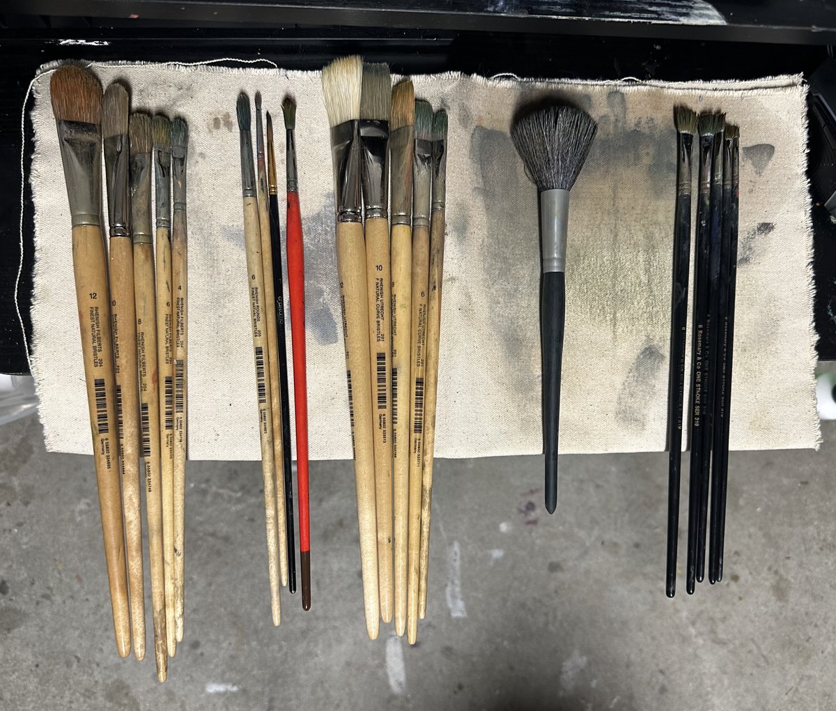Full brush arsenal. 
Assorted flats rounds and filberts.