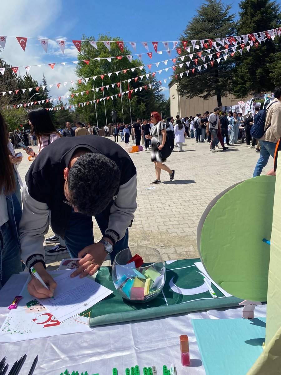 Yeşilay Elazığ (@yesilay_elazig) on Twitter photo Fırat Üniversitesi'nin 50. yıl kutlamalarında Genç Yeşilay ve Yeşilay olarak açtığımız stantta ilk günü tamamladık. Öğrencilerin yoğun ilgisiyle karşılaşan standımızda, yeni gönüllüler kazanmanın heyecanını yaşadık.<a href="/harungunduz23/">Harun GÜNDÜZ</a> <a href="/Aziz_Ciftci63/">Aziz ÇİFTÇİ 🇹🇷</a>
<a href="/mehmetDinc1920/">Mehmet Dinç</a> <a href="/1920yesilay/">Yeşilay</a> Fırat Üniversitesi'nin 50. yıl kutlamalarında Genç Yeşilay ve Yeşilay olarak açtığımız stantta ilk günü tamamladık. Öğrencilerin yoğun ilgisiyle karşılaşan standımızda, yeni gönüllüler kazanmanın heyecanını yaşadık.<a href="/harungunduz23/">Harun GÜNDÜZ</a> <a href="/Aziz_Ciftci63/">Aziz ÇİFTÇİ 🇹🇷</a>
<a href="/mehmetDinc1920/">Mehmet Dinç</a> <a href="/1920yesilay/">Yeşilay</a>