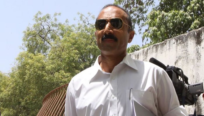 tv13gujarati's tweet photo. પૂર્વ IPS સંજીવ ભટ્ટને સુપ્રીમ કોર્ટે આપ્યો ઝટકો, કસ્ટોડિયલ ડેથ કેસમાં ના મળી રાહત
#tv13gujarati #exipsSanjeevBhatt #LifeSentence #SanjeevBhatt #SupremeCourt #BailRejected #1990custodialdeathcase

https://t.co/FpXMcOujUM https://t.co/2z4TcRt5Qu