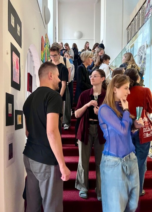 Arcibiskupské gymnázium v Kroměříži tweet media