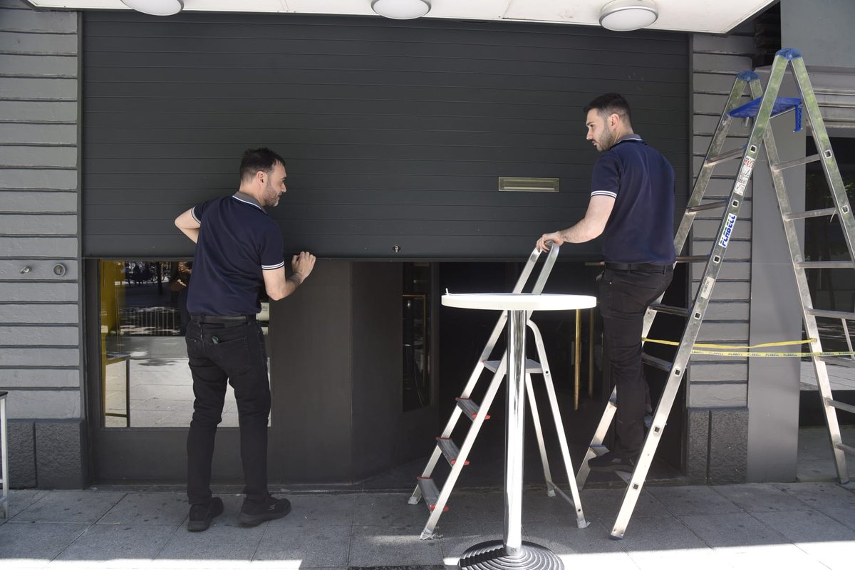 🔴 #ULTIMAHORA del Día 2 del #apagon en #Huesca, que despierta con el 100% de la 💡 restablecida. Algunas calles del Casco Viejo, el paseo de las Autonomías y los municipios incorporados la han recuperado a lo largo de la madrugada, según el Ayuntamiento.
📸 Javier Blasco (lunes)