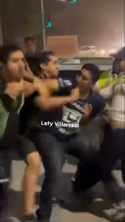 4) Lo peor fue a la salida del estadio cuando desadaptados de ambos clubes se agarraron largamente a golpes ante la pasividad policiaca, y de milagro también no hubo heridos graves o hasta muertos. Todo muy folclórico, y del Fan ID ni quien se acuerde... ¡Sientan su Liga, pues!