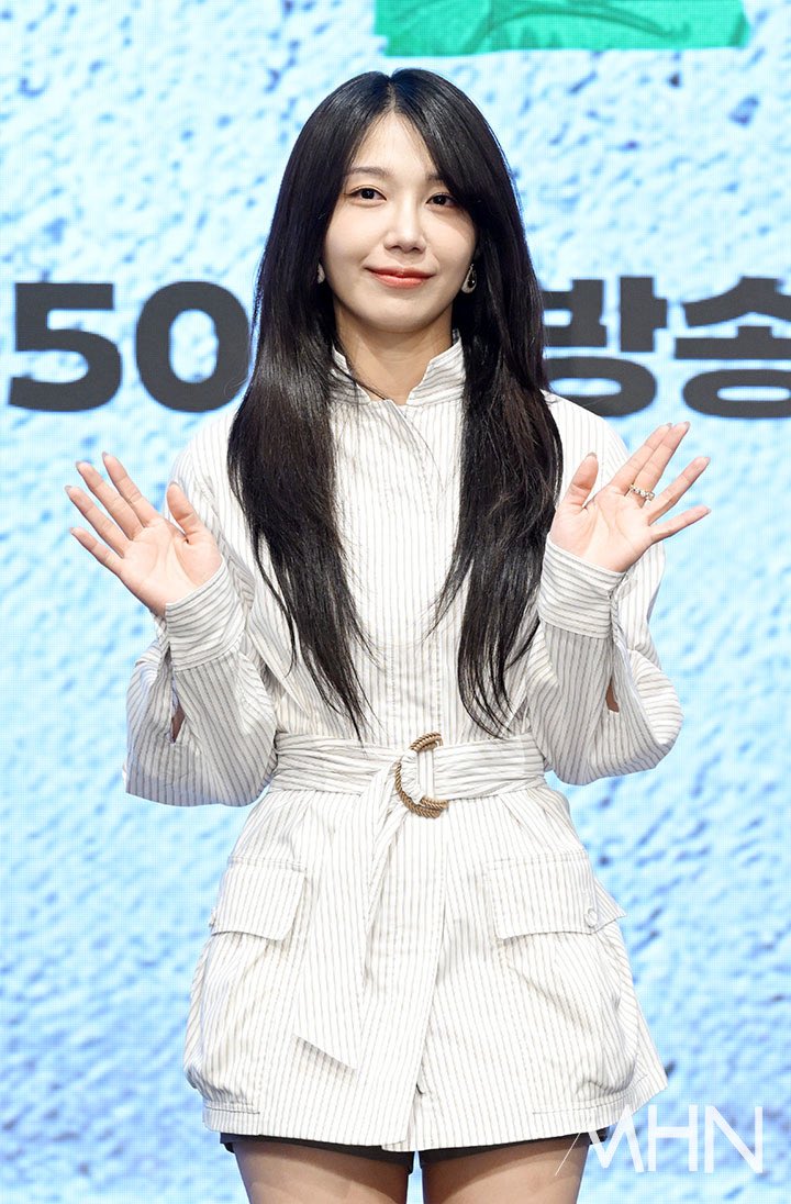 [#정은지 뉴스]  정은지 '헬린이의 인사'

#정은지 #은지 #Apink
<a href="/JeongEunJi_X/">정은지 (JeongEunJi)</a>

naver.me/5jJpqV2v