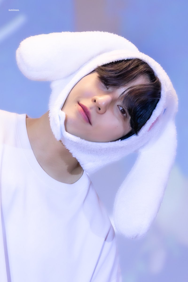 this is the cutest photo of minhyuk ever existed 🥹