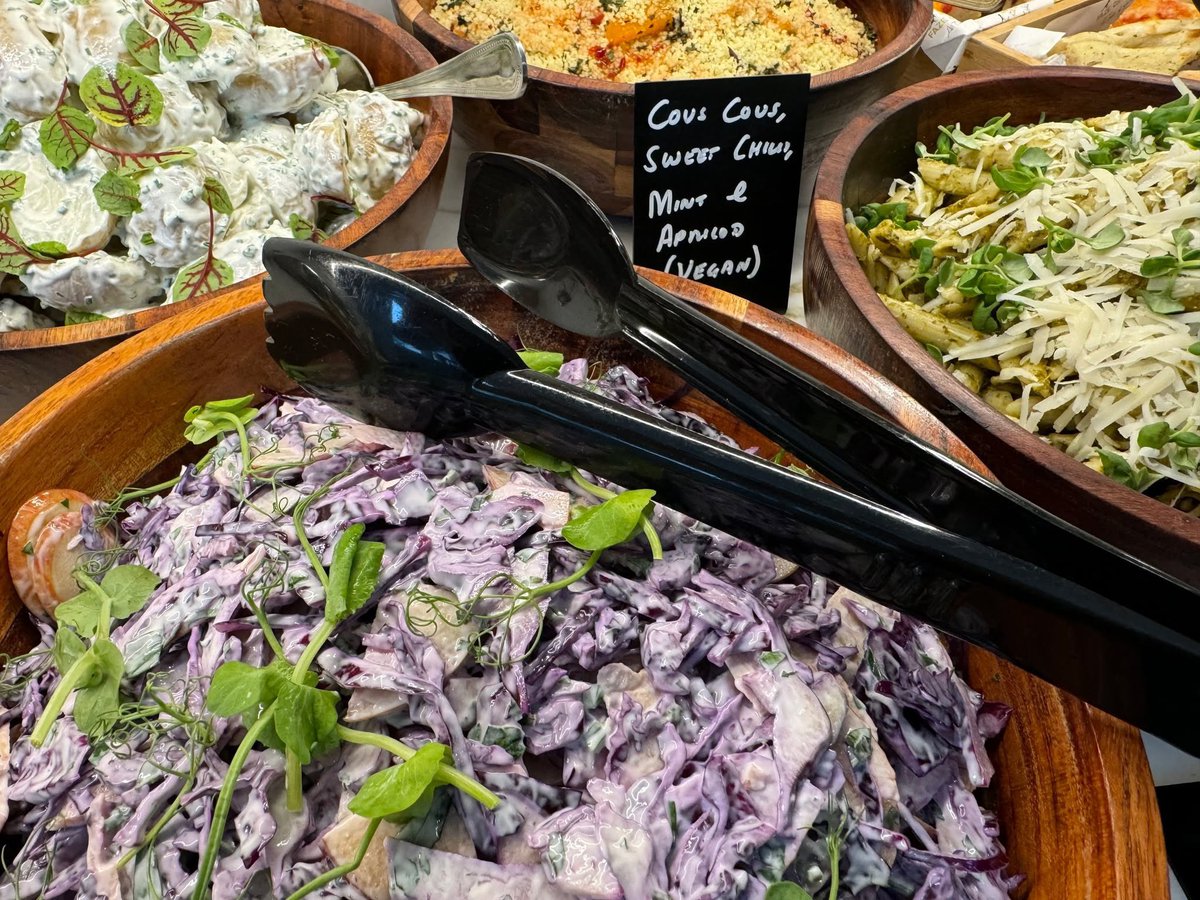 🔥 BBQ Catering Done Right! 🍗
Looking to take your next event to the next level? We’ve got you covered! Our barbecue catering service offers mouthwatering grilled meats paired with fresh, flavorful salads! 🥗