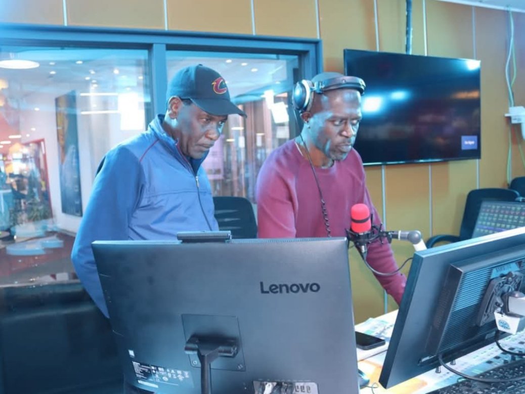 Kenya mourns the loss of radio icon Edward Carey Kwach, whose commanding voice and magnetic presence graced the airwaves for over two decades. A gifted broadcaster, MC, and voice artist, Edward Kwach became a household name through his work on stations like Capital FM, Homeboyz