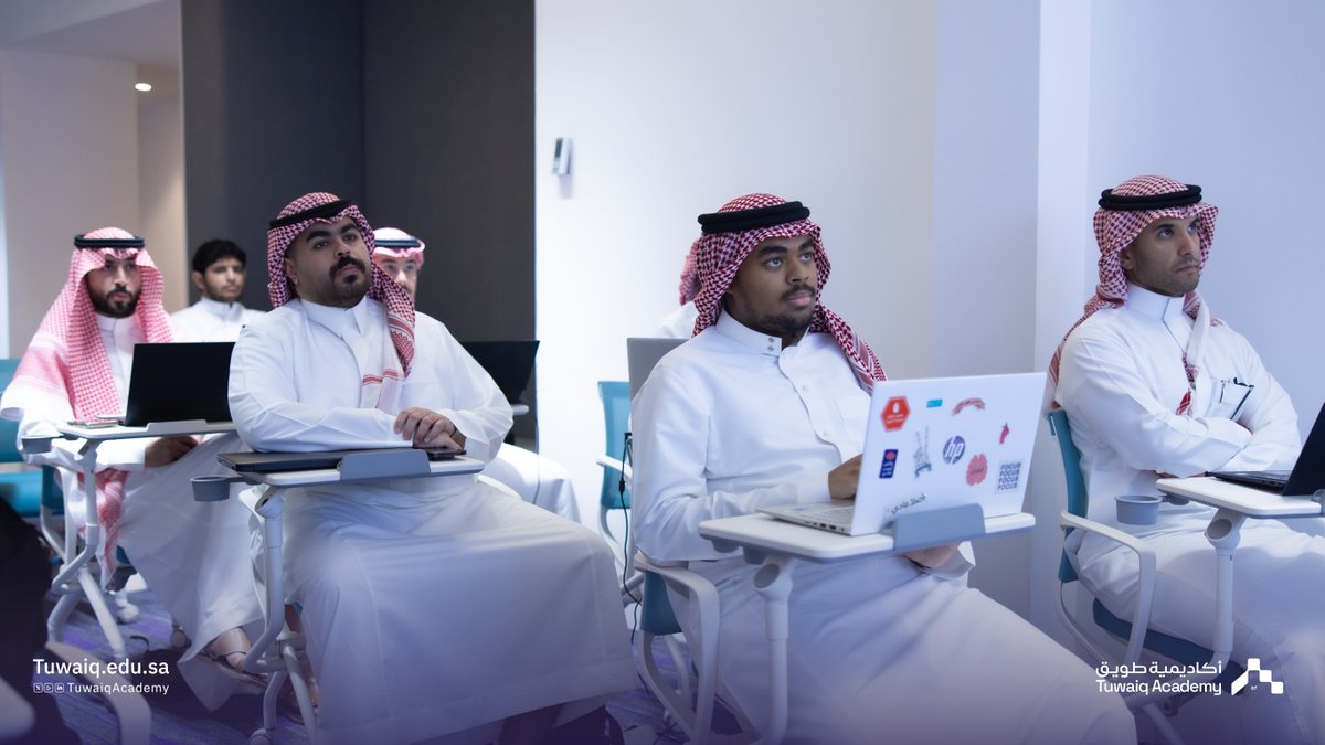 TuwaiqAcademy's tweet photo. جانب من برنامج "مدخل إلى Power BI تعلم أساسيات تحليل البيانات" ضمن المعسكرات والبرامج القائمة بمقر #أكاديمية_طويق https://t.co/FOVxcnZ2M5