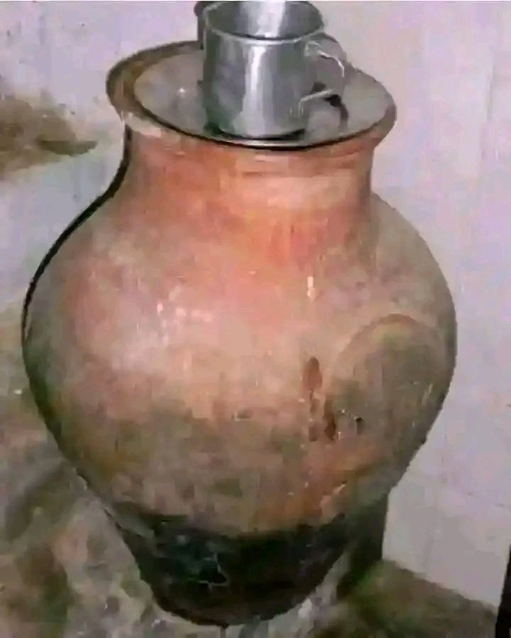 Alafasy1246's tweet image. GM ICE Family!
Even my village people know ICE will cook — see the pot they use to drink water, they’re ready for something cool!

But some still spreading fear and FUD? Lol, stay focused — ICE is destined to serve hot greatness!

#ICEonFire #NoFUDZone #IONBelievers