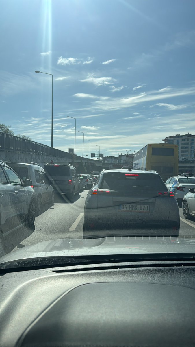 Ömer GÖZE (@omergoze_5528) on Twitter photo <a href="/halitdoganbsk/">Halit Doğan</a> biz bu trafiği her sabah çekmek zorunda mıyız başkan. Köprüleri kırmızı beyaza boyunca hizmet vermiş olmuyorsunuz <a href="/halitdoganbsk/">Halit Doğan</a> biz bu trafiği her sabah çekmek zorunda mıyız başkan. Köprüleri kırmızı beyaza boyunca hizmet vermiş olmuyorsunuz