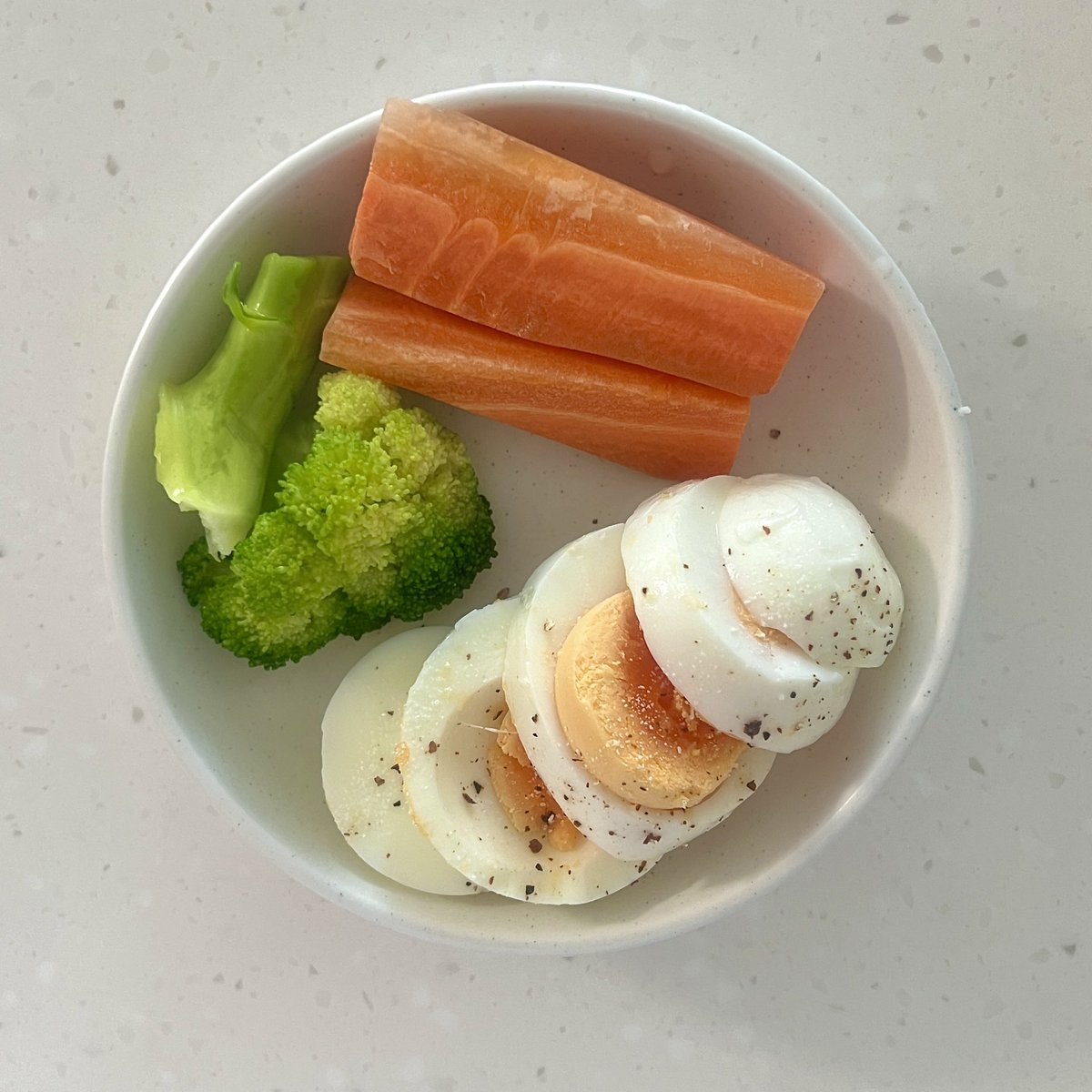 sthisforever's tweet photo. 저속노화하는 아침식사🥕🥦🥚💗 https://t.co/jSaY08LwN6