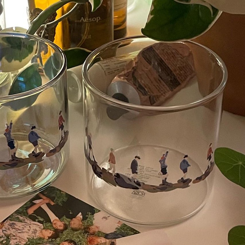 화양연화 10주년 ( ⸝⸝•｡•⸝⸝ )

‘RT 추첨 한분께 유리컵을 보내드릴게요. 

(not for sale)