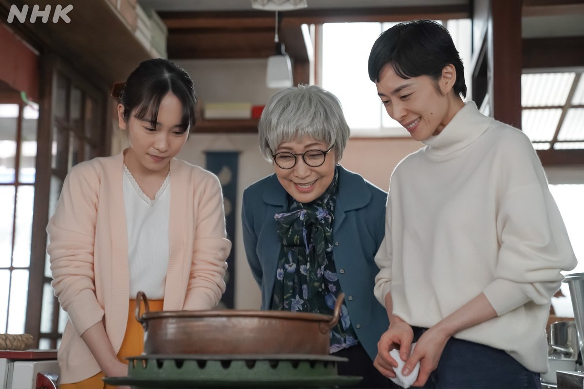 comecome1925's tweet photo. 🌷2022/4/8 カムカム公式Twitterより🌷
 
#稔さん と出会って、新しい世界を見た安子ちゃん。
その先には長い道が続いて、いろんなことがあったけれど…稔さんの願いは、妻と娘と孫がかなえました。
定一さんや健一さんが、ずっと見守ってくれました☀
#上白石萌音 #松村北斗 https://t.co/fznX1XJaWI