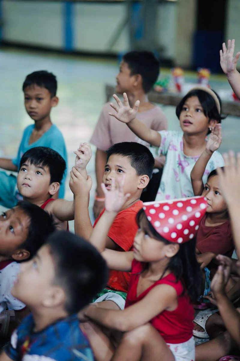 TeamMaxineOFC's tweet photo. Kids' best friend!

Celebrating her 22nd birthday with kids from Brgy. Dacon GMA, Cavite. Despite preparing for her upcoming movie ‘Beyond The Call of Duty’ she prioritized sharing and bringing joy to kids. 

#MaxineTrinidad | @maxinetrinidad_ https://t.co/vZalpaM8Pr