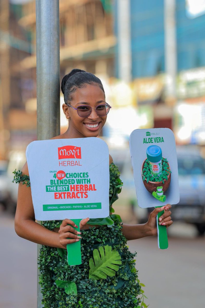 🌙 Emmilie tweet media