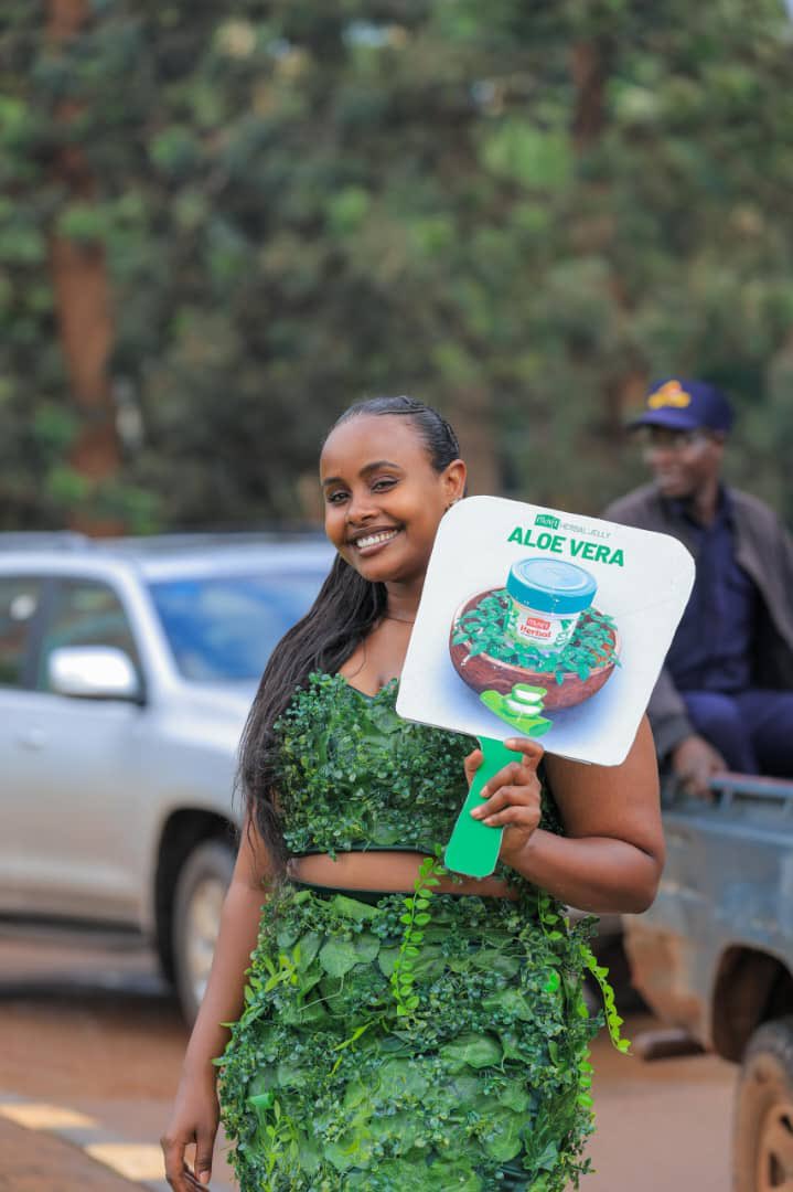 🌙 Emmilie tweet media