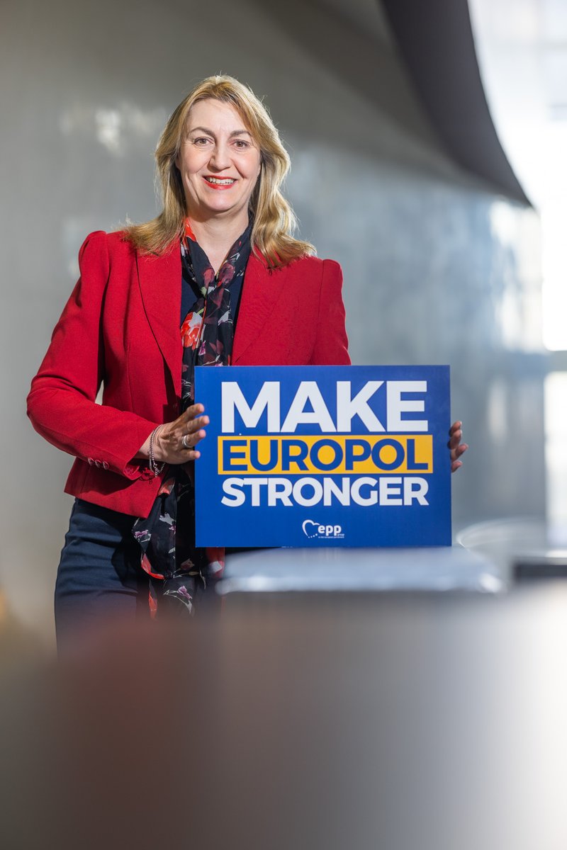 EPPGroup's tweet photo. Criminal networks operate across borders - we need a stronger @Europol  with full enforcement powers. 

📰 https://t.co/MO6EyvfU0N 

#EUSecurityPact
MEP: Alexandra Mehnert https://t.co/bXxfJBp3kH
