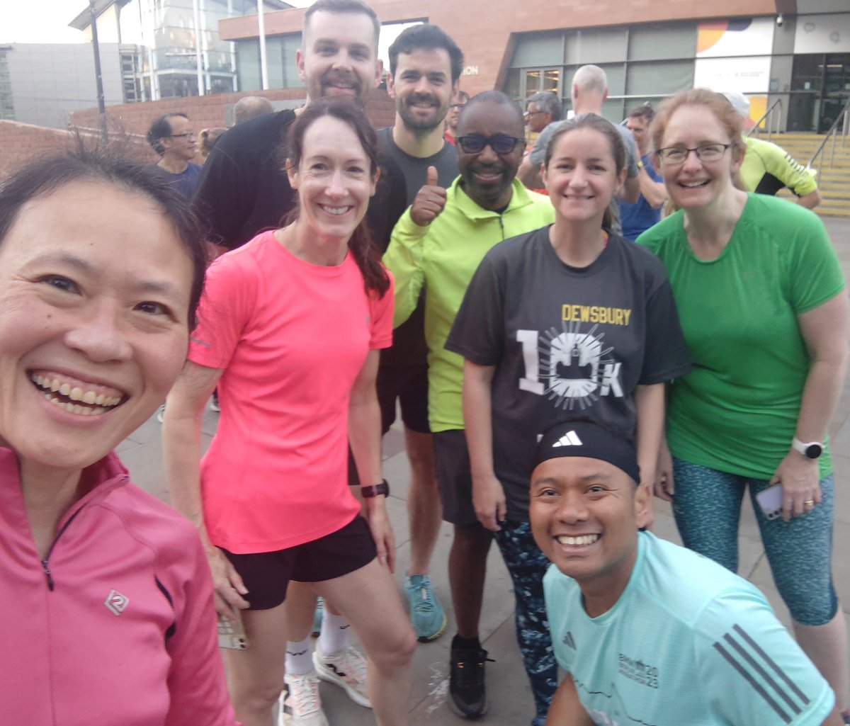 DrAiLynTan's tweet photo. 👏🏼Well done everyone who joined me &amp; @ndosie @Yuz6Yusof @HeidiSiddle for an invigorating #BSRFunRun @RheumatologyUK 😀

#PhysicalActivity ✅
Smiles &amp; smugness rest of the #BSR25 ✅ https://t.co/DFBp9TgGL6