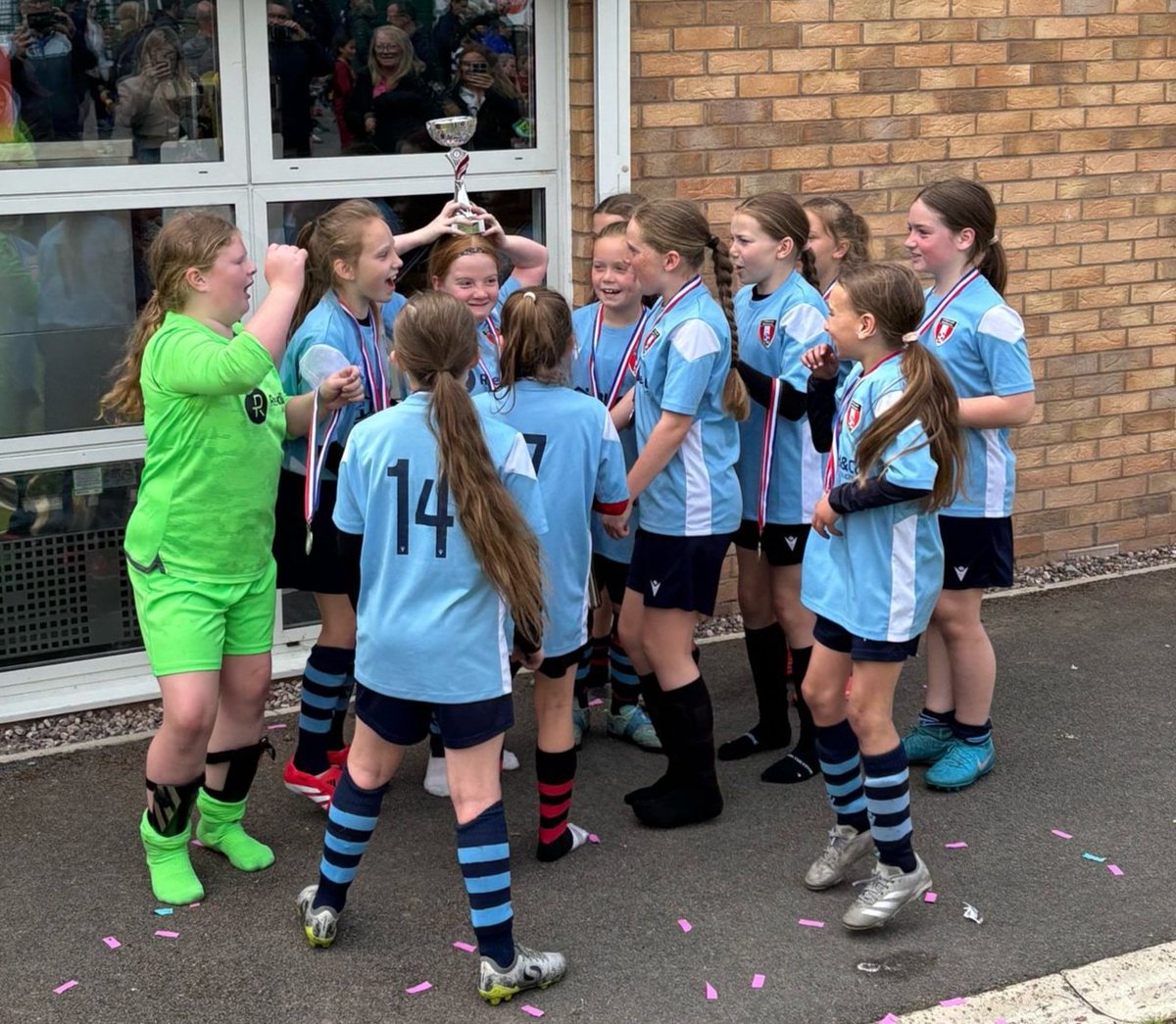 What a great achievement from our U10s teams. One team winning the U11s League Final after a close encounter against a tough St.Annes U11s.
The other U10s shared the U10s League Cup after drawing with Tranmere U10s in the final
Brilliant to see these groups doing so well 💪
UTR!