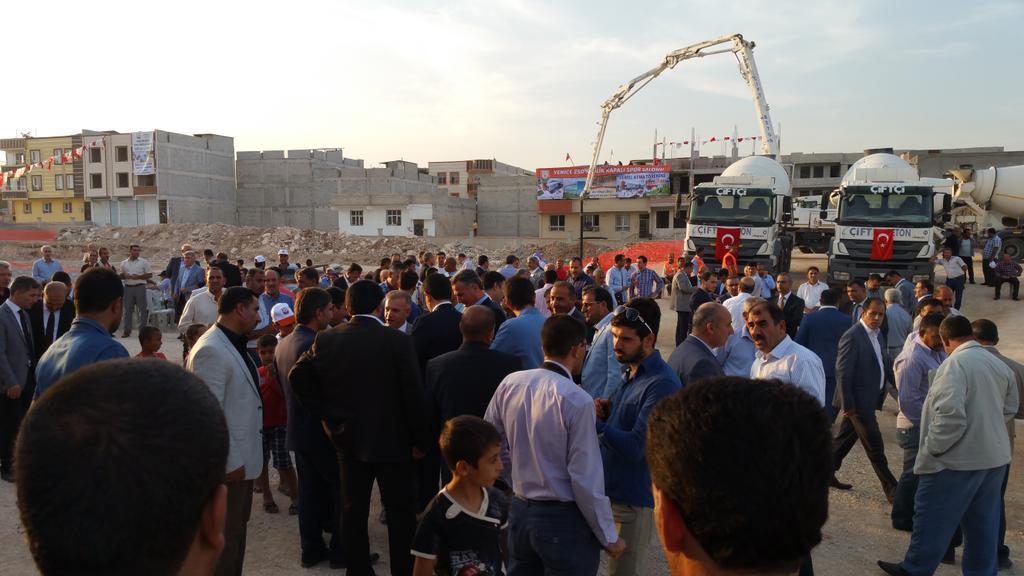 <a href="/omerag63/">Ömer Ağ</a> Eyyubiye yenice kapalı spor salonu ve gençlik merkezi <a href="/nihatcftc/">Nihat ÇİFTÇİ</a> tarafından hizmete sunuldu.