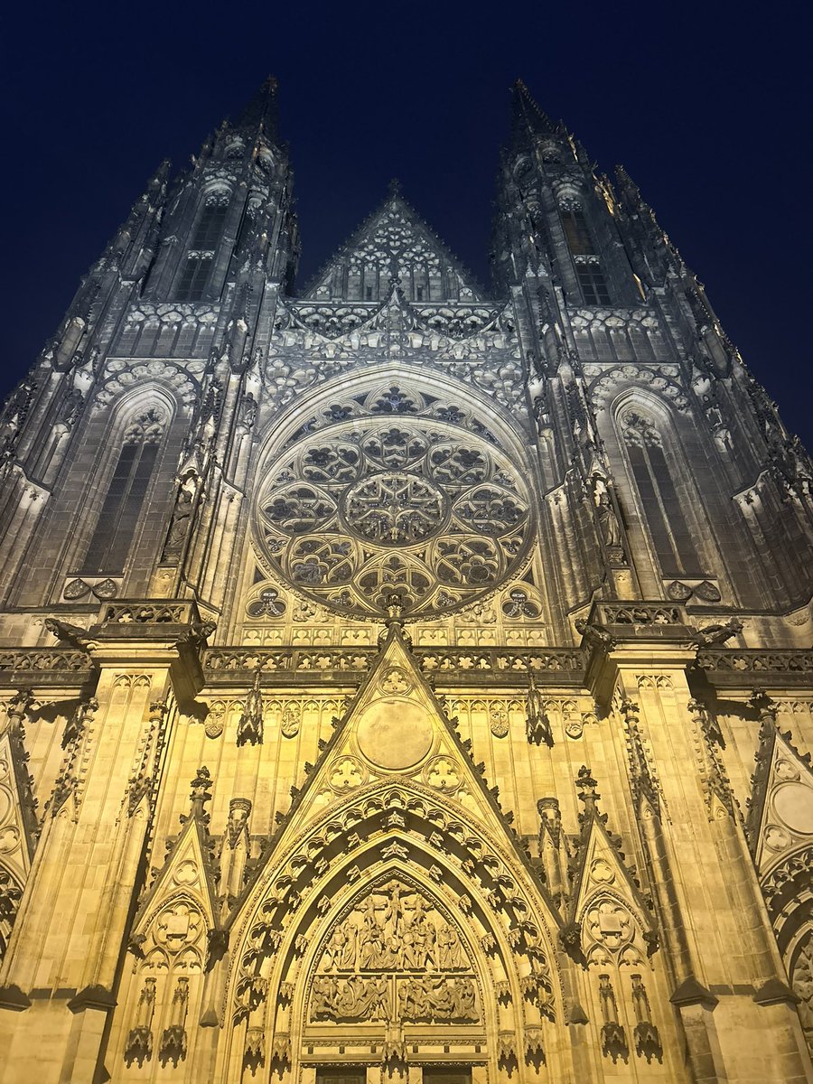 Johnnyboistar's tweet photo. 2 months ago I went on a trip to Germany and went to the Czech Republic and didn’t know i would be seeing the MALICE MIZER CATHEDRAL ON THERE 4TH ALBUM COVER.
And when I found out I was just in shock and left speechless. https://t.co/D1OrZCN2Dh
