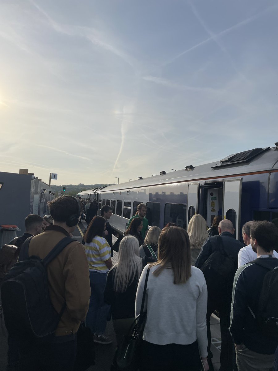 Hi <a href="/northernassist/">NORTHERN 🚆</a>. Why are you only running 2 coaches on the busiest morning commuter train to Leeds? I’m now late for work because I couldn’t physically fit on the train. Unreal #Mirfield