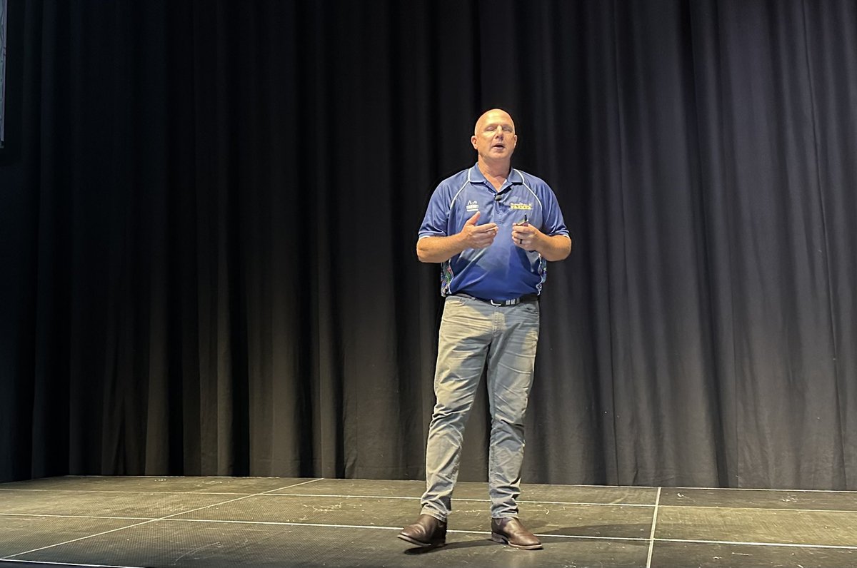 Warren ‘The Unbreakable Farmer’ closes #SugarCubed 2025 with his powerful story of resilience — from losing his 1200-cow dairy farm to rebuilding his life and identity. His message? Focus on the 4 Fs: Family, Farming, Facilitating, and Footy.

#SugarCubed #SugarWeek #ASSCT
