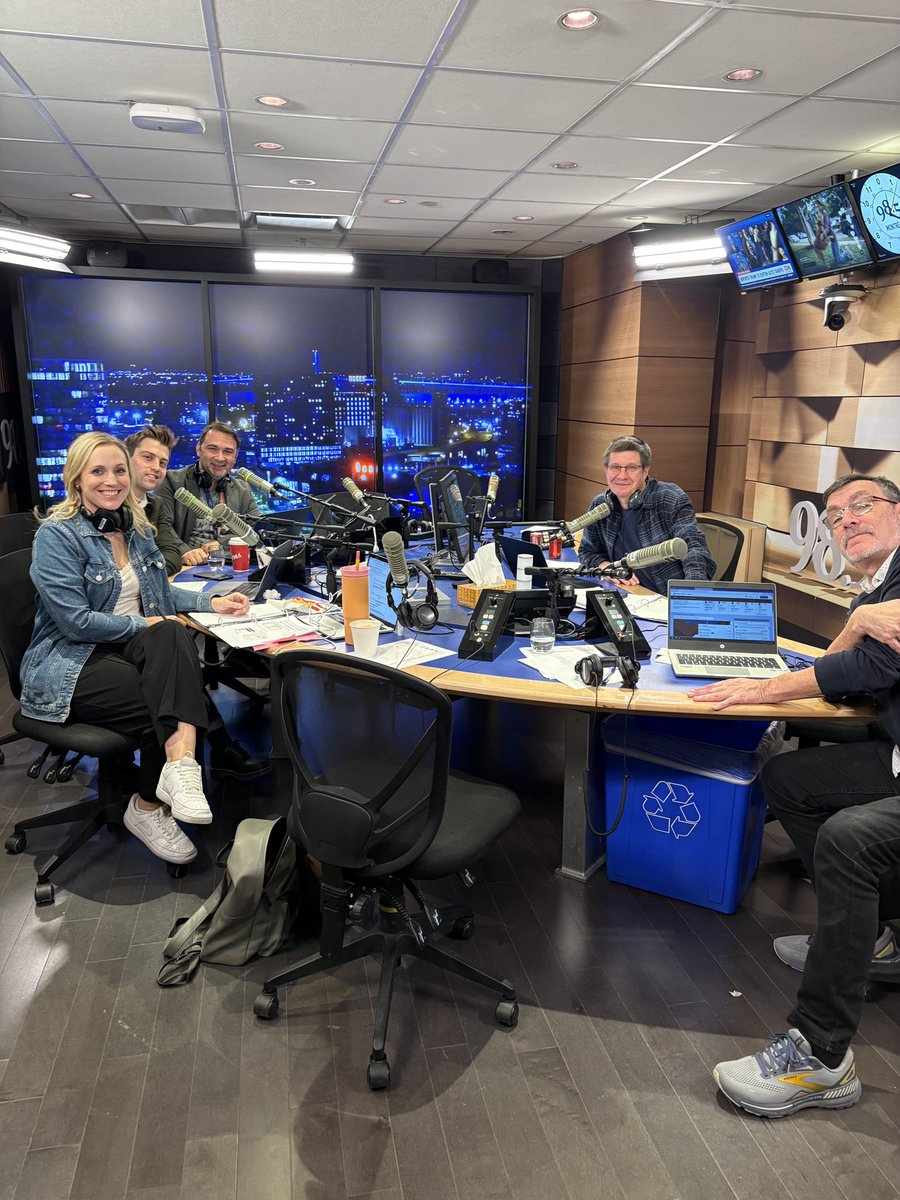 Une soirée électorale riche en rebondissements alors que les résultats entraient. 

Sur les ondes du 98,5 FM, toute l’équipe a offert une couverture détaillée et des analyses approfondies — et nous avons été les premiers à annoncer que le prochain gouvernement serait un