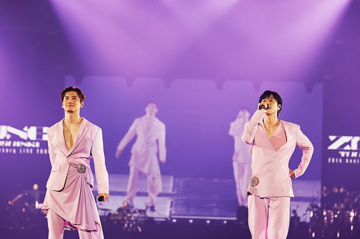 東方神起、日本デビュー20周年記念ツアーで35万人動員…東京ドームで通算33公演 

人気デュオ東方神起が東京ドームで公演を行い、日本で全国ツアーのフィナーレを華やかに飾った。

#東方神起
ekr.chosunonline.com/site/data/html…