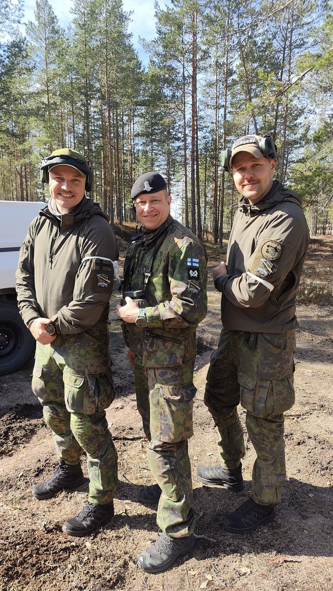 Mighty_Finland (@finlandmighty) on Twitter photo Mighty Arrow! 💪
Käytiin päivän verran seuraamassa taisteluita, ja kova oli meininki. Seurattiin taisteluihin valmistautumista, koulutuksia, kv-yhteistyötä ja itse suoritteita. Ja saatiin pätchitkin!
Kiitos <a href="/PSKJOHT/">Panssarikoulun johtaja</a> <a href="/MMaenpaa1/">Mika Mäenpää</a> ja <a href="/PanssariPR/">Panssariprikaati</a>!
Kovaa ajoa ja rajua rokkia! Mighty Arrow! 💪
Käytiin päivän verran seuraamassa taisteluita, ja kova oli meininki. Seurattiin taisteluihin valmistautumista, koulutuksia, kv-yhteistyötä ja itse suoritteita. Ja saatiin pätchitkin!
Kiitos <a href="/PSKJOHT/">Panssarikoulun johtaja</a> <a href="/MMaenpaa1/">Mika Mäenpää</a> ja <a href="/PanssariPR/">Panssariprikaati</a>!
Kovaa ajoa ja rajua rokkia!