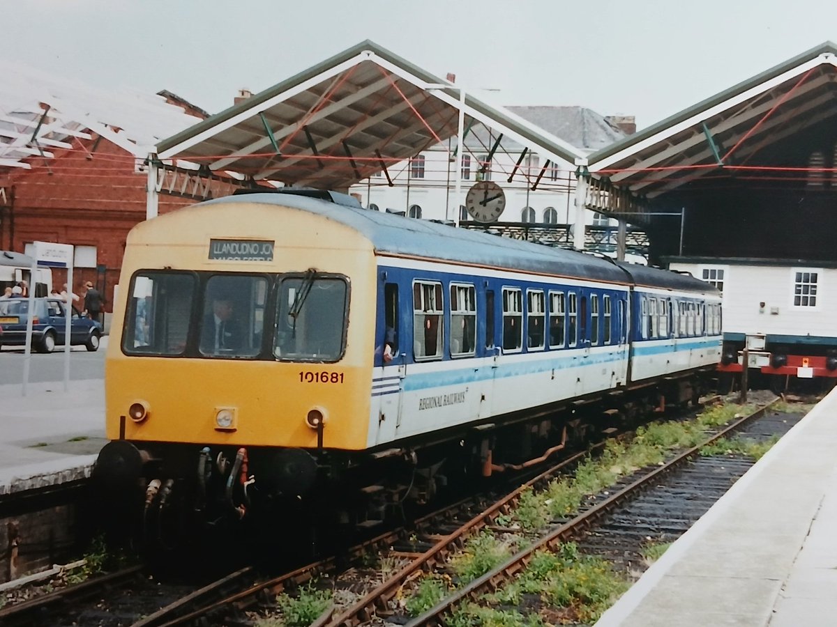 Invermuir's tweet photo. Triptych Tuesday. Met Cams in N Wales 30 years ago. #tmrguk #DMU #Class101 https://t.co/5MVC3kJY5j