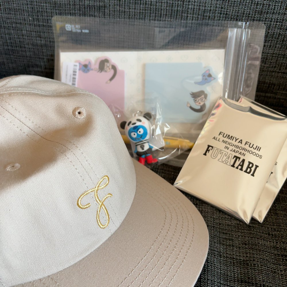 seiko_naka's tweet photo. グッズ届いた~🤗
Fevilくん、かわいい😍🐼
キャップもおしゃれ~🧢
#FUTATABI
#藤井フミヤ
#Fevil https://t.co/CRG76k4vvk