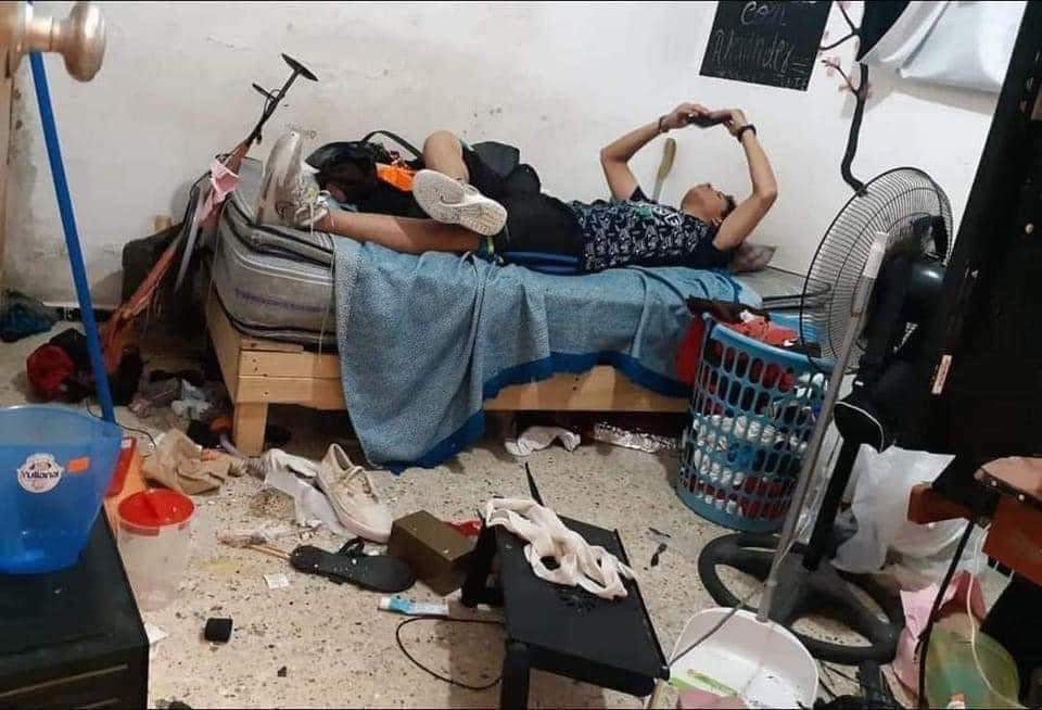 yo ordenando mi feed en instagram y re q mi pieza está asi o peor