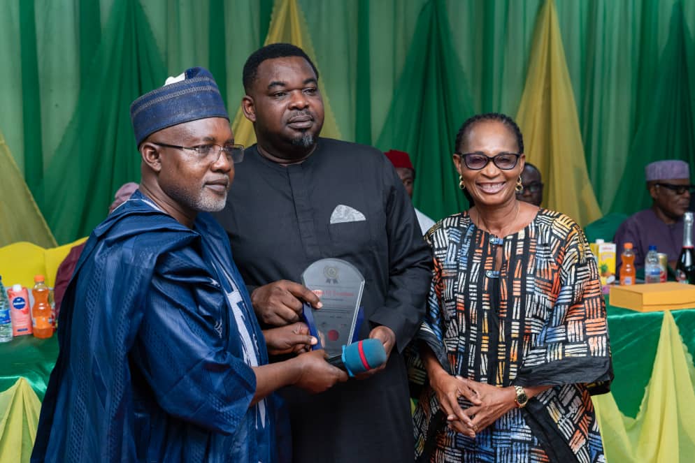 followlasg's tweet photo. LASHMA CROWNED BEST HEALTH INSURANCE AGENCY FOR DATA MANAGEMENT, UNIVERSAL COVERAGE DRIVE

https://t.co/cfrzNmAvxQ

@jidesanwoolu @drobafemihamzat  @LagHealthScheme @ZambaDr @gbenga_omo @gboyegaakosile @BSaluHundeyin @Mr_JAGs @Riddwane 
#AGreaterLagosRising https://t.co/9PmJ21cYdA