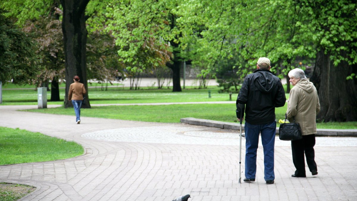 nexta_tv's tweet photo. ‼️Russian Pensioners in Latvia Left Struggling as Russia Forgets Its Financial Obligations to Pensioners 

Russian pensioners living in Latvia are facing a severe financial crisis as Russia fails to send the necessary funds for their pension payments. In the first quarter of 2025, Russia transferred just €21,000, a sum far too small to cover the millions needed for pensions. The list of recipients included only 9 people, leaving the vast majority of pensioners without any support.

VSAA has still not received the full amount required from the Pension and Social Insurance Fund of the Russian Federation for the payment of pensions for the first quarter, which amounts to approximately 3.5 million euros.

This delay has left many pensioners in Latvia without their expected income, causing distress for thousands who rely on these payments. The Latvian government is pressing Russia for an explanation, but the situation remains unresolved as of now. 

This issue is not unique to Latvia; similar problems have been reported in other countries with Russian pensioners, such as Estonia, where nearly 4,000 pensioners have also faced delays in receiving their pensions.