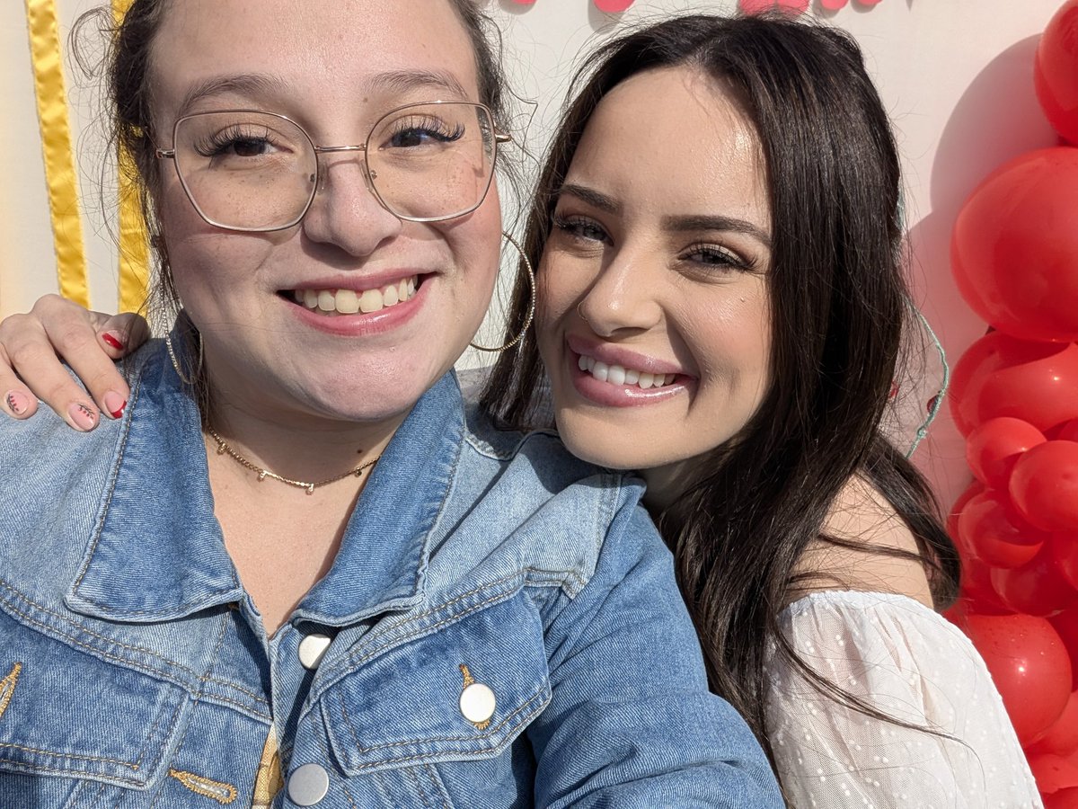 RecklessKimy's tweet photo. My bestie from 6th grade is getting married in a month 🥹🩷 https://t.co/Jtunz0qC3O