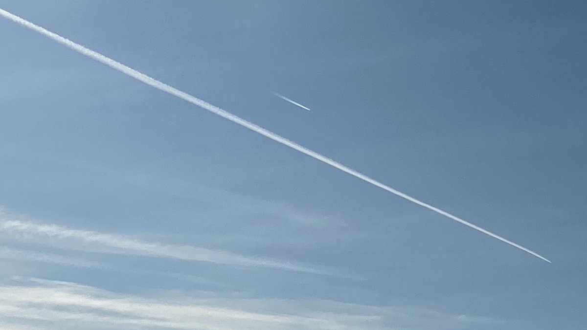 Gp1ggy1's tweet image. Spot the difference! Worcestershire U.K. 08:00am 29/4/25 #GeoEngineering #WeatherModification #SolarRadiationManagement #stratosphericaerosolinjection #CrimesAgainstHumanity @DELTA9_DELTA9 @IonisedSkyWatch @leeinthelorry @Demo2020cracy @JayneJ07 @robster12065612 @Raggedyedge1