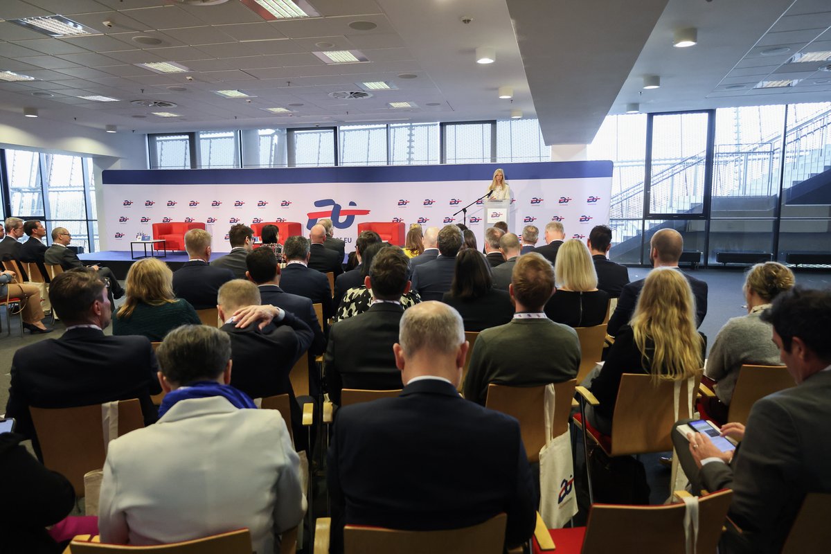 🔍 Foreign Affairs’ Crisis Management Centers Directors’ Meeting | <a href="/MSZ_RP/">Ministerstwo Spraw Zagranicznych RP 🇵🇱</a> 

Today’s conference gathered crisis management heads from 🇪🇺 EU Member States, 🇬🇧 the UK, 🇨🇭 Switzerland, 🇳🇴 Norway, 🇮🇸 Iceland, 🇱🇮 Liechtenstein, 🇺🇸 the USA and 🇨🇦 Canada to exchange experiences...