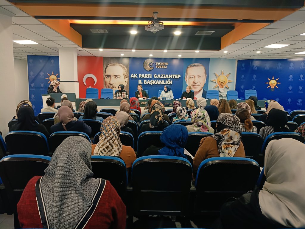 akkadinantep's tweet photo. Haftalık Olağan İl Yönetim Kurulu toplantımızı İl Kadın Kolları Başkanımız Sn @avdilanensari'in  başkanlığında  gerçekleştirdik.

İstişare ve değerlendirme toplantımız hayırlara vesile olsun. 

@tugbaisikercan
@fmfedaioglu
@tulaykaynarca
@AKKADINGM
@AKPartiG_Antep https://t.co/bmEoKLTzVv