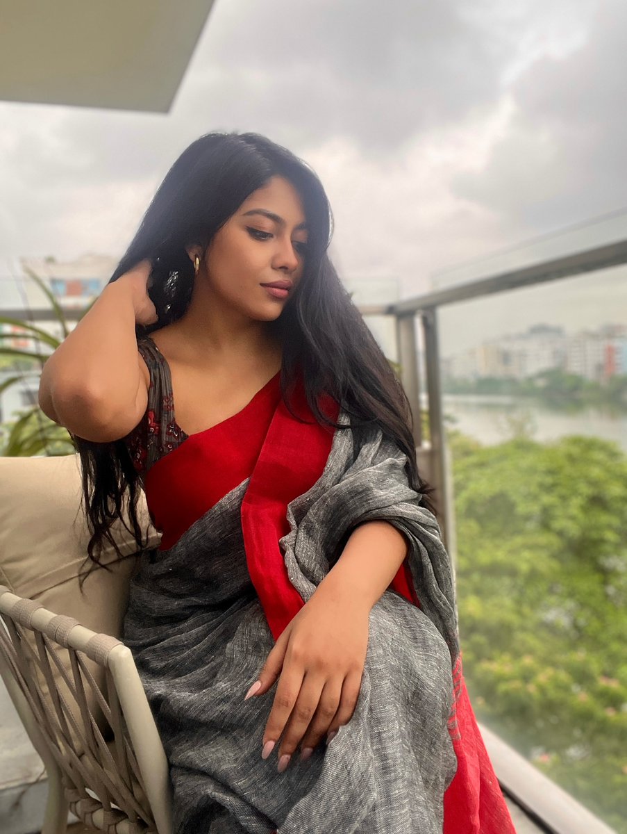 xeferdaily's tweet photo. "নিয়ে যাবে কি আমায় দূরে কল্পনায়?" https://t.co/wwffCq8ZXP