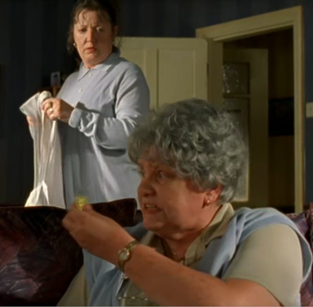 NEW ON PATREON

Celebrating the second episode of Early Doors S2. 

Digging into Musical Youth, Ken's weird bedroom decor, 40 grand + much more!

Help support the show and get exclusive access to all 8 episodes of 'The Grapes Tapes' so far 🔽

patreon.com/theroyleramble