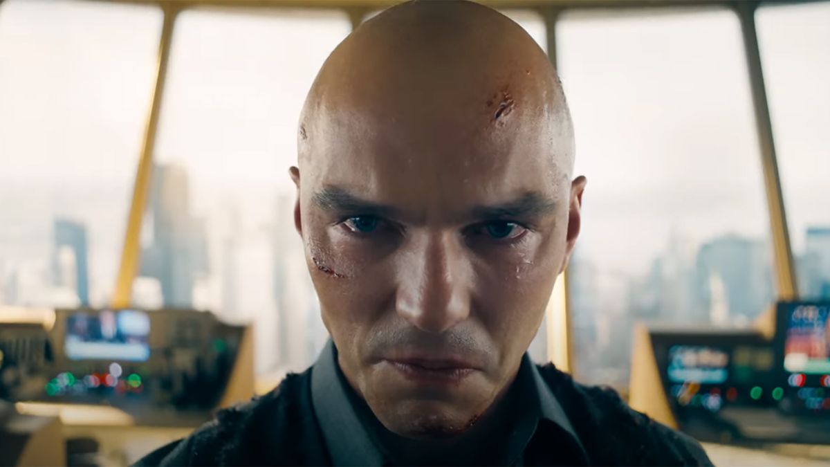 It's so interesting to see how Snyder's core idea for his Luthor was a premonitory take on the egomaniac right wing tech-bro manipulating politics &amp; public opinion with fake news while Gunn's is an angry nerd that uses monkeys to post angry hashtags.

Definitely very telling.