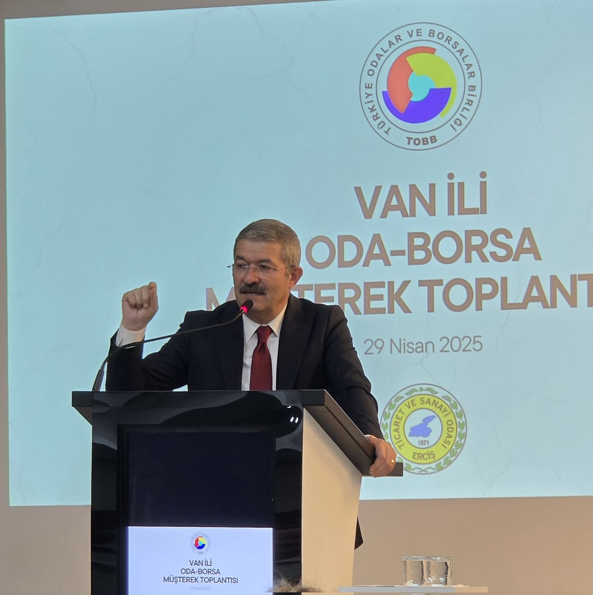 Ayhan Yazlık (@ayhanyazlik65) on Twitter photo Van TSO Başkanı Necdet Takva, Net Konuştu: Van şehrini kapatın ama asla, asla Van Ferit Melen Hava Meydanını Kapatmayın.. Van TSO Başkanı Necdet Takva, Net Konuştu: Van şehrini kapatın ama asla, asla Van Ferit Melen Hava Meydanını Kapatmayın..