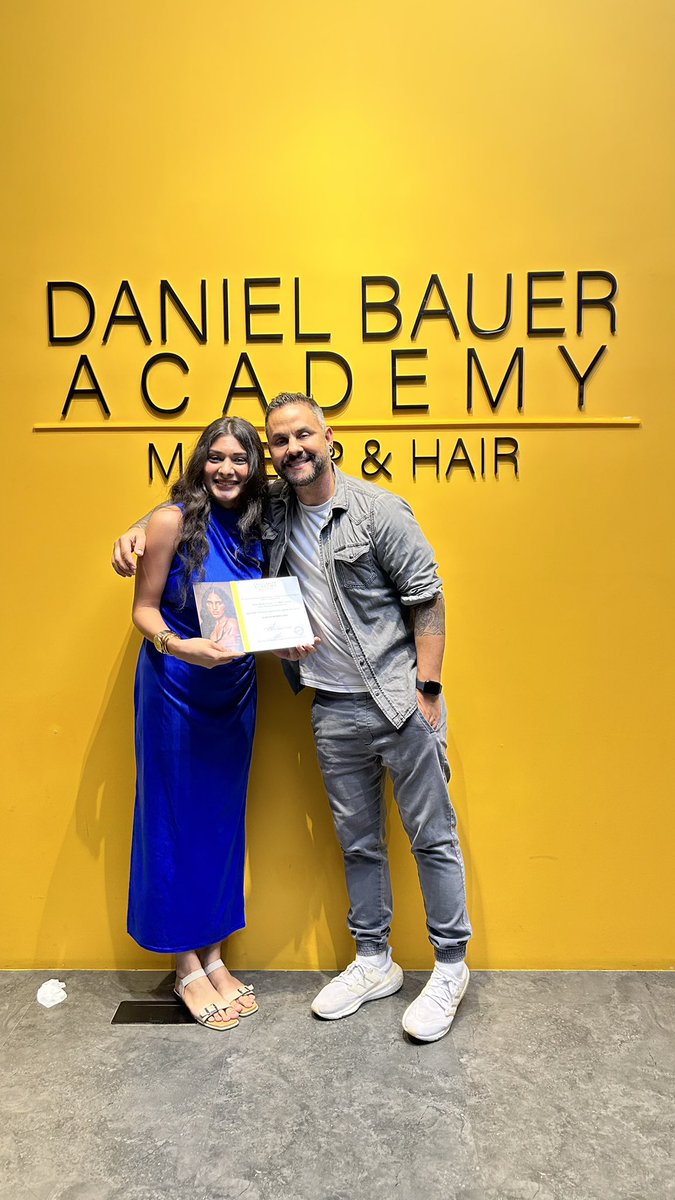 danielbaueracad's tweet image. Super fun, super inspiring — 7 unforgettable days at the Master Session with the one and only #DanielBauer !
#MakeupMasterClass #BestMakeupAcademy