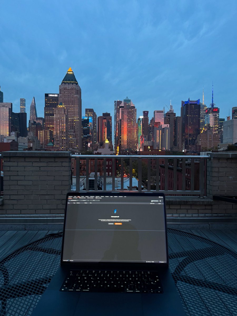 alexbindrei's tweet image. Vibe coding? Nah, Hacking with a vibe 🌆🗽