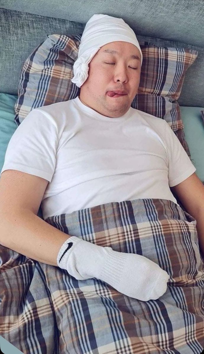 Мөнх-Эрдэнэтэй цаг гаран салаавч зөрүүлсэн төлөөлөгч Энхжаргалангийн даралт нь ихсэж хэвтэрт оржээ...🤪