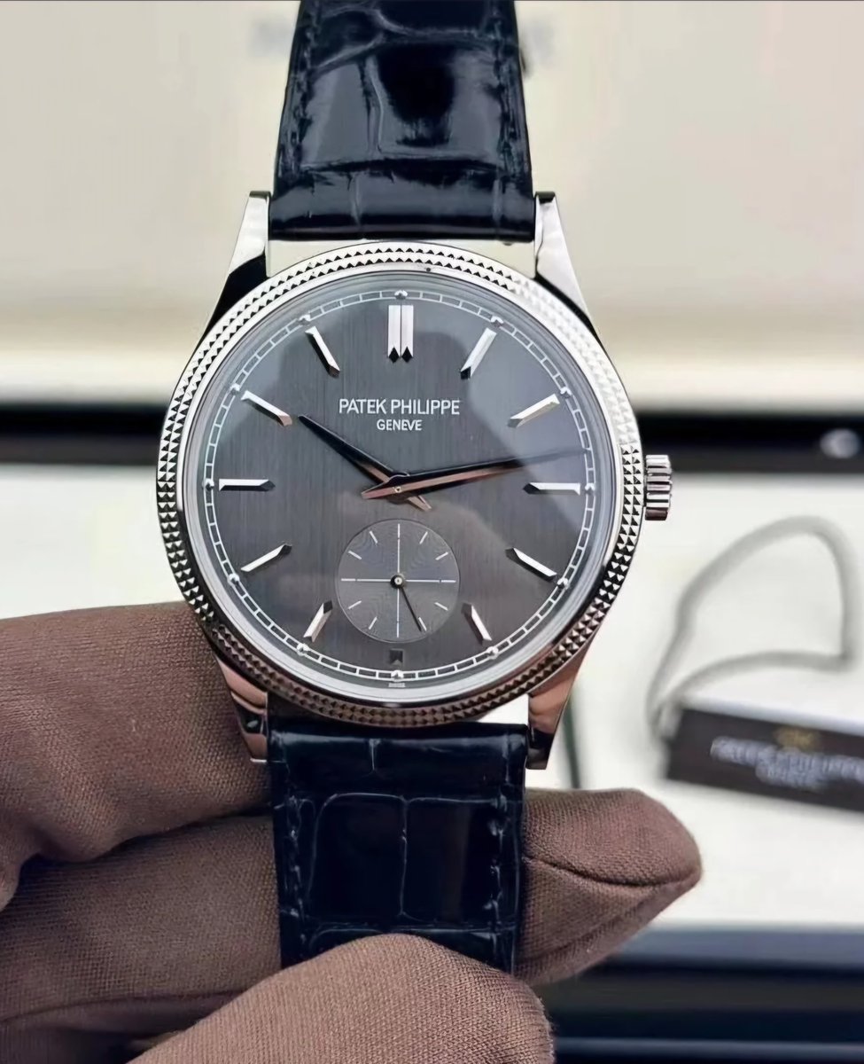 ✅Brand New
✅Model: Patek Philippe Calatrava 6119G
✅Year: 2025
✅Dial: Grey
✅Case Diameter: 39mm
✅Case Material: White Gold
✅Bracelet: Leather
✅Full set

$27300
Free shipping